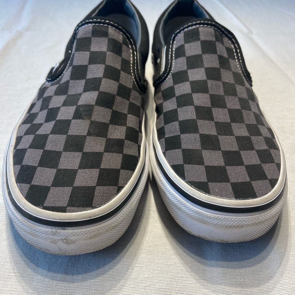 Vans classic slip on women’s size 7.5, men’s size 6